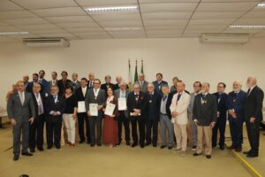 Instituto do Ceará empossa novos associados e recebe importante documento histórico